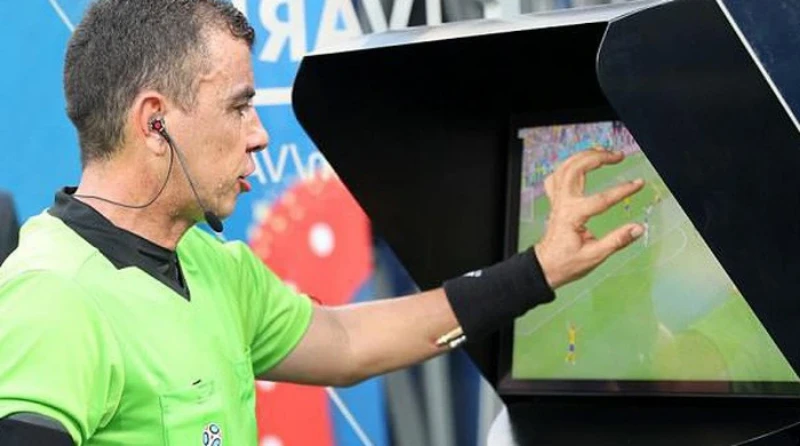 Người chơi nên hiểu thêm công nghệ var là gì